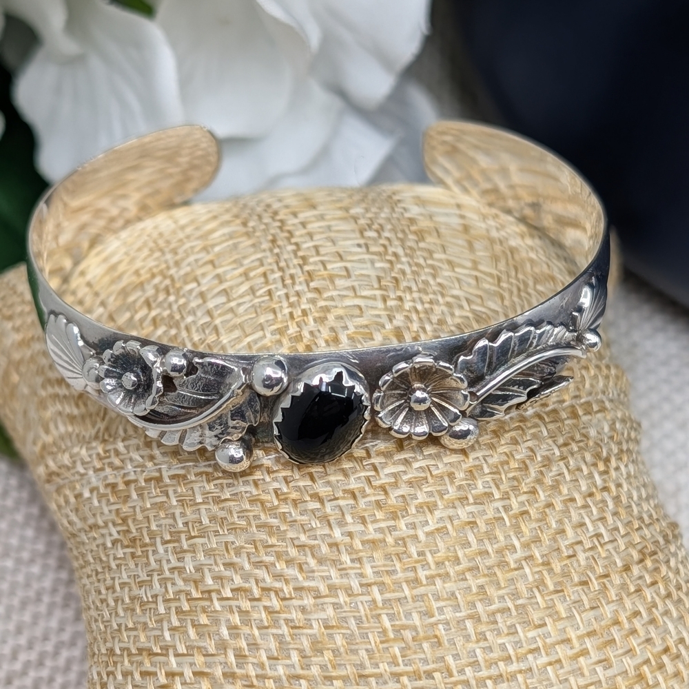 Vintage Sterling Silver Cuff Bracelet Black Onyx Florida Keys Small Wrist